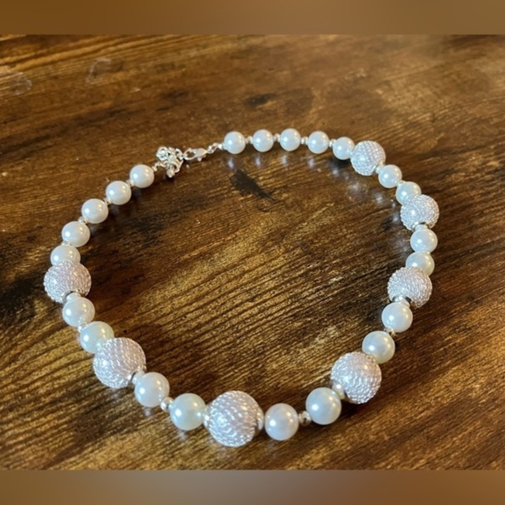 ⭐️ Costume Jewelry necklace- faux pearl